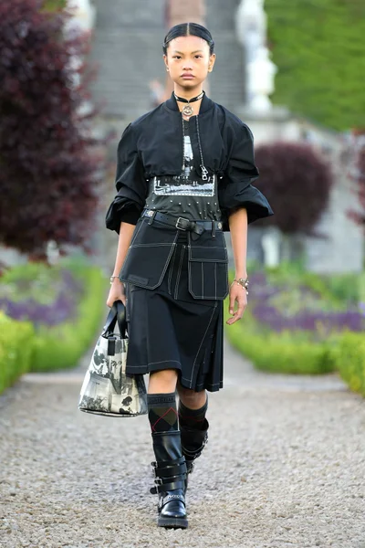 Look 13
